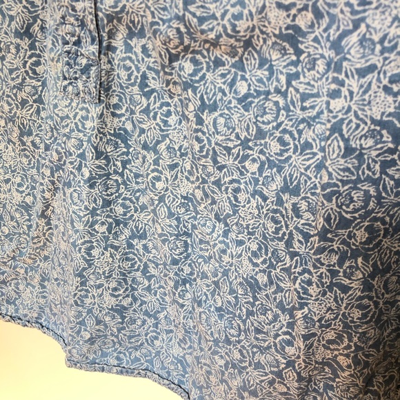 Gap Floral Printed Chambray Button Down Top - Picture 4 of 4